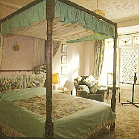 Inn The Tudor Court