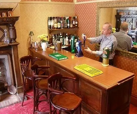 Inn The Tudor Court 3*